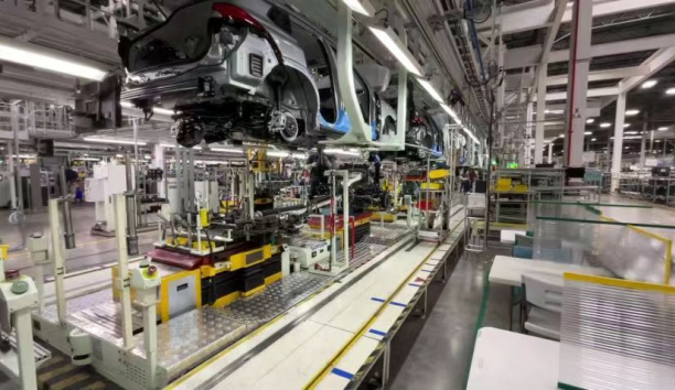 沈阳发布&mdash;&mdash;以&ldquo;中国水平 中国速度&rdquo;向&ldquo;行业领先 世界一流&rdquo;跃迁。高质量发展调研行｜新松公司蓄势新兴产业 抢占发展高地